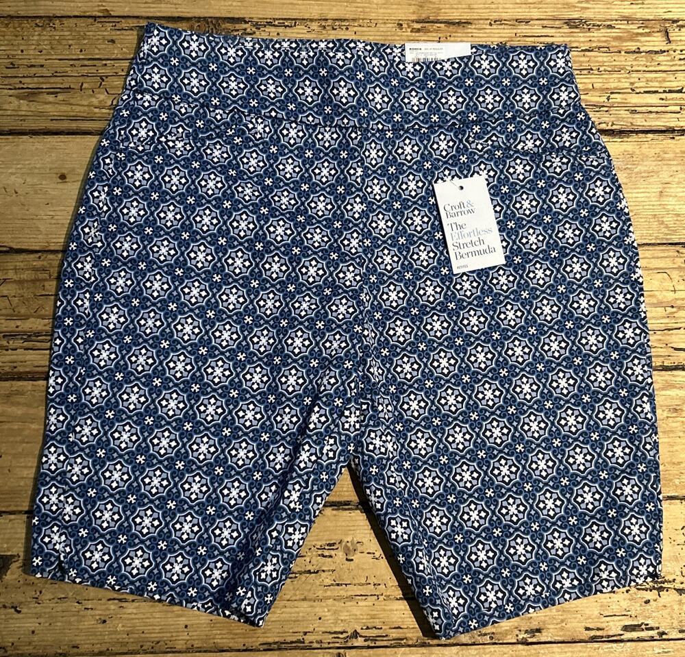 Croft & Borrow Women’s Size 4P Denim Blue Geo Tile Stretch Bermuda Shorts NWT